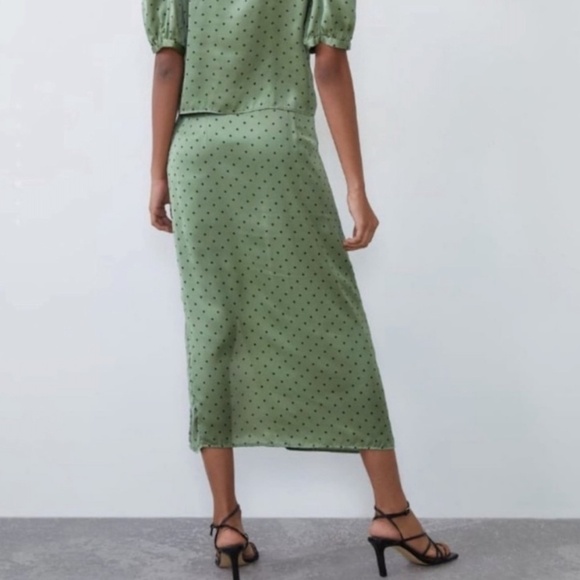 ZARA Satin Green Polka Dot Midi Skirt with Slit Size S - Picture 2 of 7